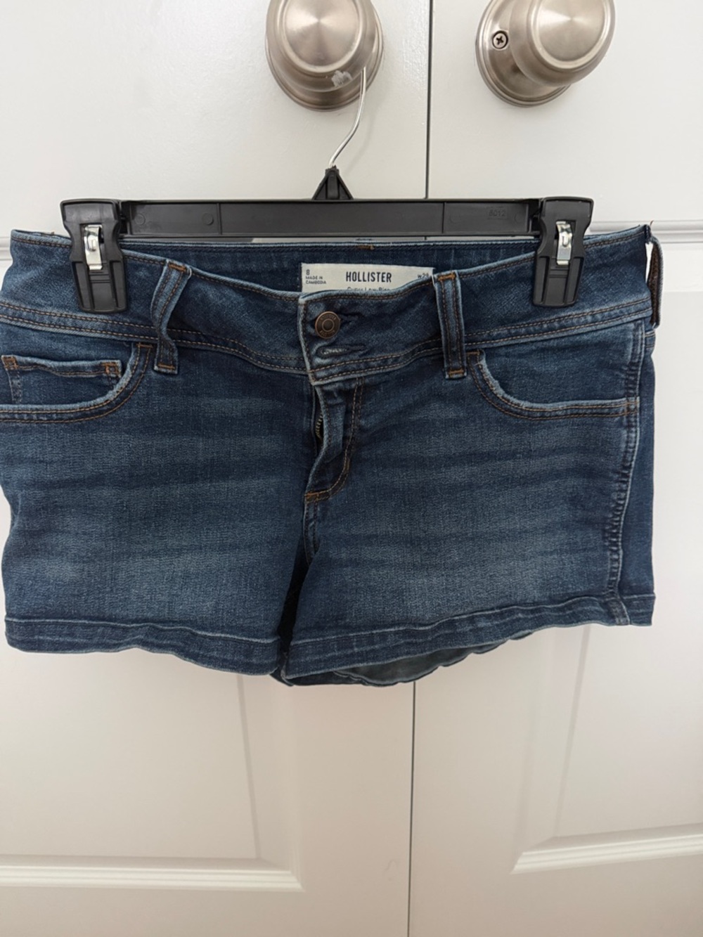 Hollister Women's Dark Wash Denim Cutoff Shorts - Picture 4 of 4